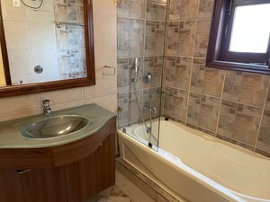 Attached Bathroom in 2 BHK Builder Floor at Sector 48 – for Rent