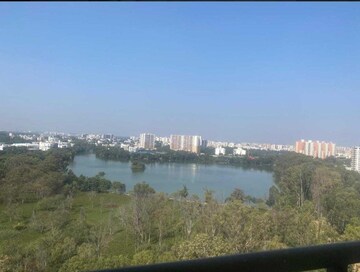 Plot Area in 4 BHK Apartment at Prestige Ferns Residency, Harlur – for Rent