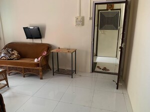 Living Room in 3 BHK Apartment at Mayur Colony – for Rent