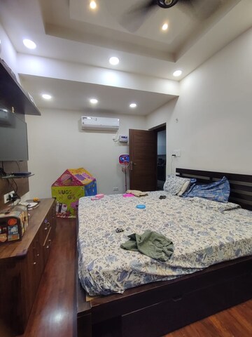 2 BHK Apartment For Rent in Gardenia Glory, Sector 46
