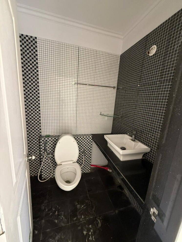 Bathroom, arihant-aarohi 2 Bedroom 838 Sq.Ft. Apartment In Padle Thane 9482852