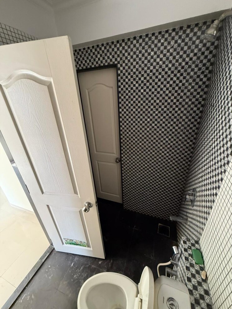 Bathroom, arihant-aarohi 2 Bedroom 838 Sq.Ft. Apartment In Padle Thane 9482852