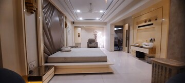 Bedroom in 4 BHK Apartment at Magnum Tower CHS, Andheri West – for Sale