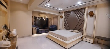 Bedroom in 4 BHK Apartment at Magnum Tower CHS, Andheri West – for Sale