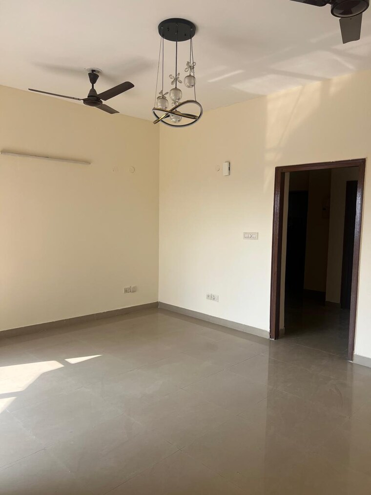 Room, ansal-sushant-estate 2 Bedroom 980 Sq.Ft. Apartment In Sector 52 Gurgaon 9482845