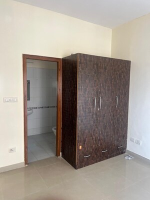 Room in 2 BHK Apartment at Ansal Sushant Estate, Sector 52 – for Rent