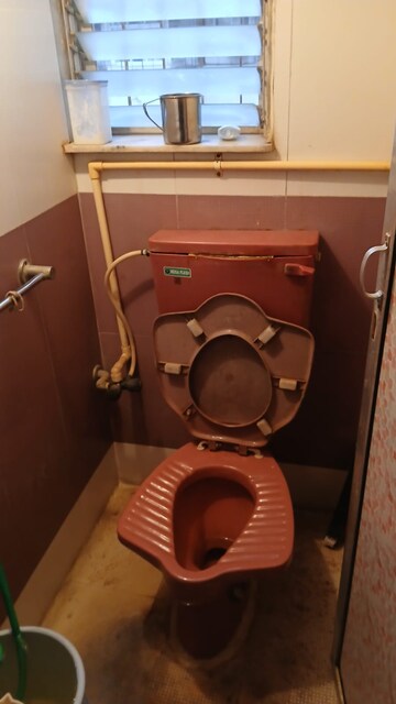 Bathroom in 1 BHK Apartment at Rameshwar Darshan CHS, Andheri West – for Sale