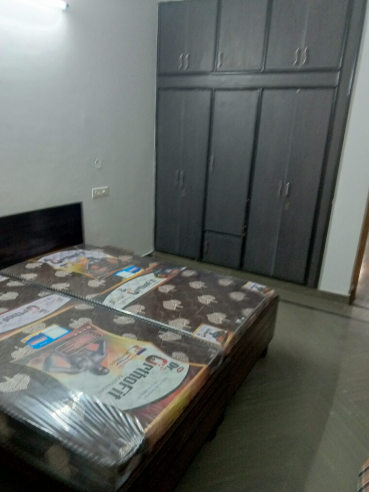 Bedroom, skynet-towers 2 Bedroom 1500 Sq.Ft. Apartment In Patiala Road Zirakpur 9482867