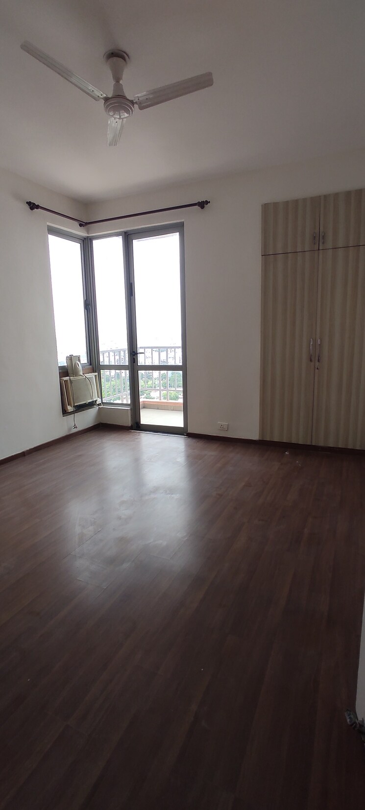 Room, pioneer-park-phase-1 2 Bedroom 1300 Sq.Ft. Apartment In Sector 61 Gurgaon 9482894
