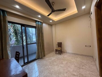 Room in 3 BHK Builder Floor at Palam Vihar – for Rent