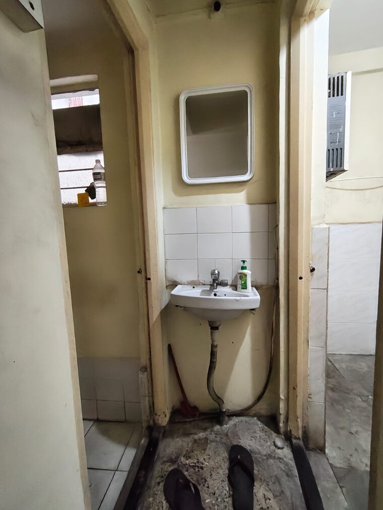 Bathroom, bhansali-complex 2 Bedroom 800 Sq.Ft. Apartment In Sinhagad Road Pune 9482956