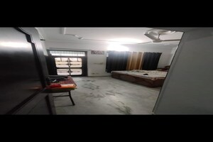 Parking in 1 BHK Independent House at Sector 14 – for Rent