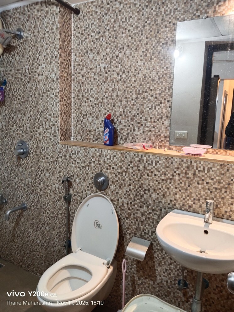 Bathroom, lodha-lakeshore-greens 2 Bedroom 738 Sq.Ft. Apartment In Dombivli East Thane 9483064