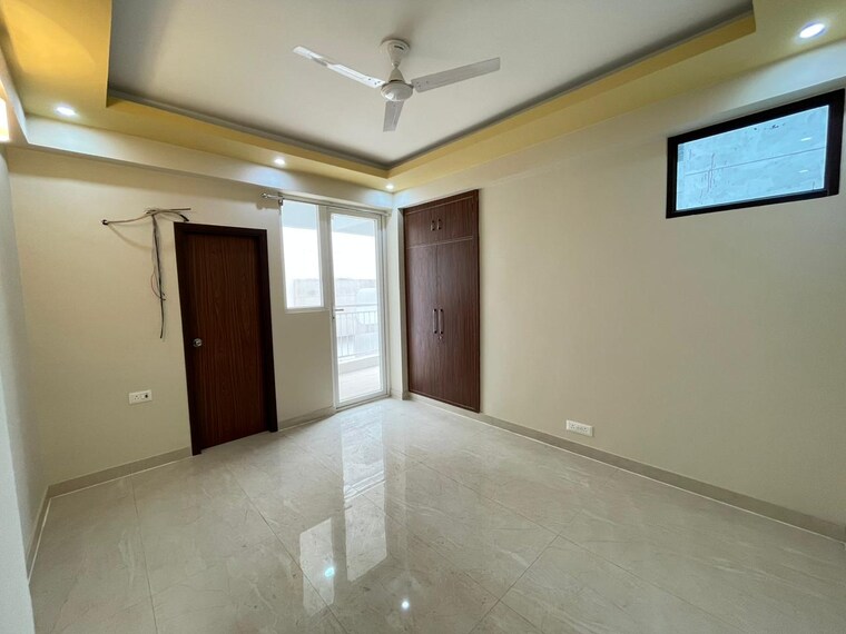 Room, sushant-lok-3 3 Bedroom 2050 Sq.Ft. Apartment In Sector 57 Gurgaon 9483082