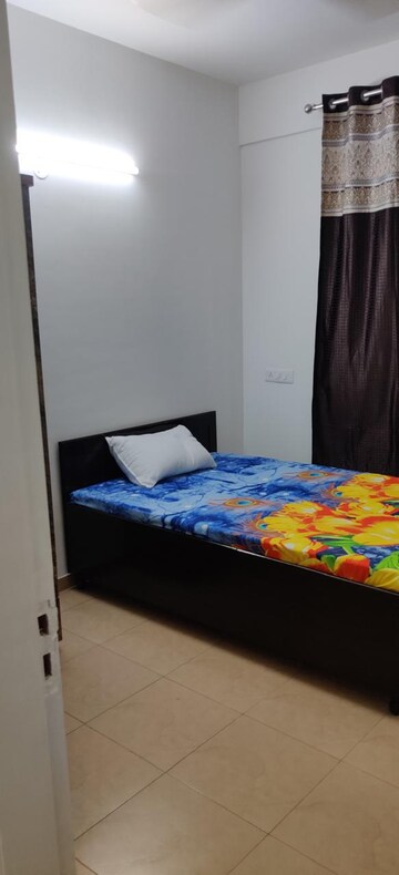 Bedroom in 2 BHK Apartment at Penta Homes, Vip Road – for Rent