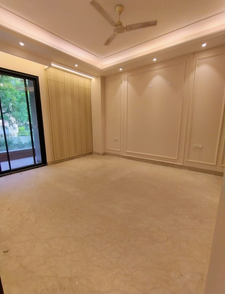 Room, sector 5 2 Bedroom 1010 Sq.Ft. Builder Floor In Sector 5 Gurgaon 9483087