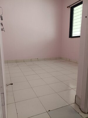 Room in 2 BHK Apartment at Sun City, Sinhagad Road – for Rent