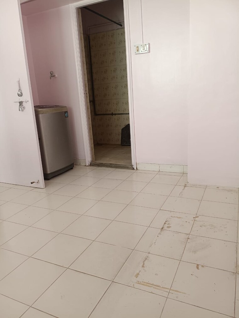 Bathroom, sun-city 2 Bedroom 950 Sq.Ft. Apartment In Sinhagad Road Pune 9483111