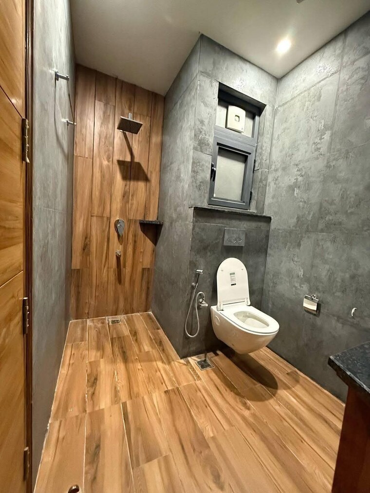 Bathroom, sector 5 2 Bedroom 1233 Sq.Ft. Builder Floor In Sector 5 Gurgaon 9483146