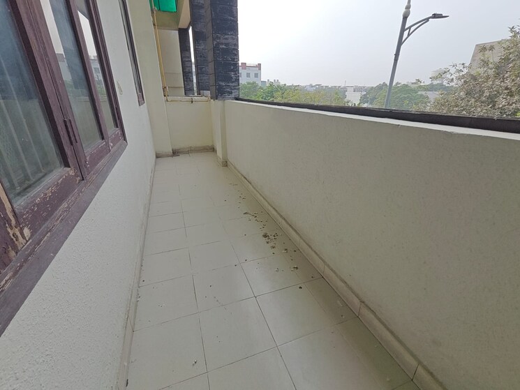 Balcony, uttam nagar west 1 Bedroom 45 Sq.Yd. Builder Floor In Uttam Nagar West Delhi 9483125