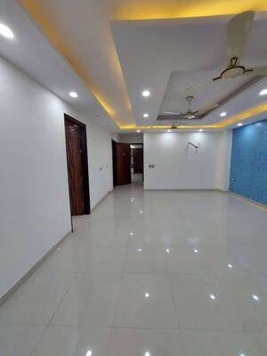 Kitchen in 3 BHK Builder Floor at Central Park Flower Valley Aqua Front Towers, Sohna Sector 33 – for Rent