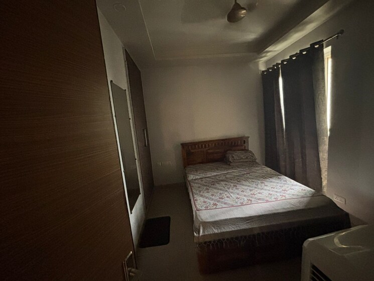 Bedroom, sector 4 wave city 2 Bedroom 1220 Sq.Ft. Apartment In Sector 4 Wave City Ghaziabad 9483185