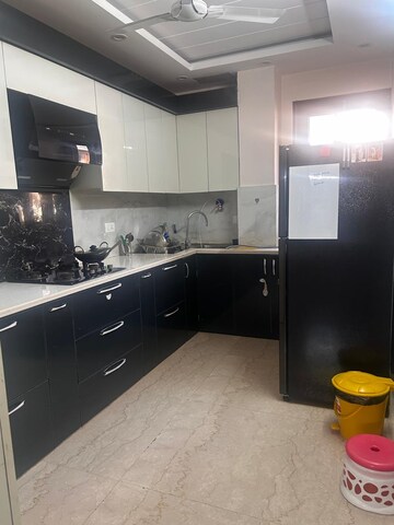 Kitchen in 3 BHK Builder Floor at M3M Atrium, Sector 57 – for Rent