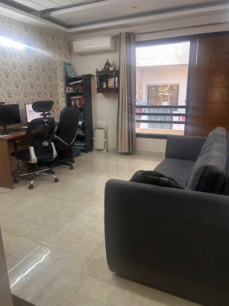 Living Room, m3m-atrium 3 Bedroom 300 Sq.Yd. Builder Floor In Sector 57 Gurgaon 9483296