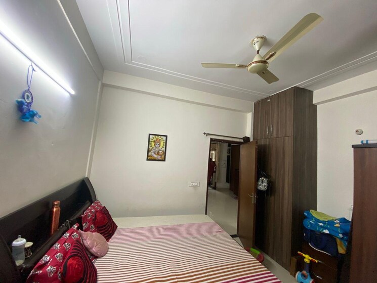 Bedroom, urban-the-zirk 3 Bedroom 1800 Sq.Ft. Apartment In Nabha Zirakpur 9483322