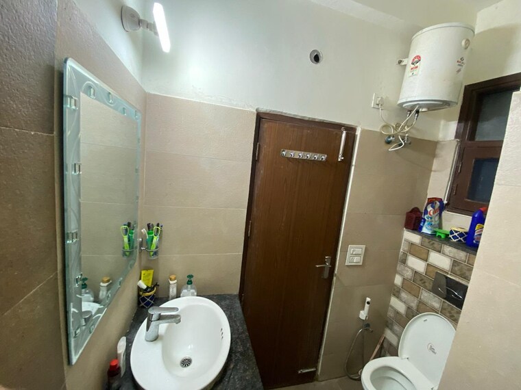 Bathroom, urban-the-zirk 3 Bedroom 1800 Sq.Ft. Apartment In Nabha Zirakpur 9483322
