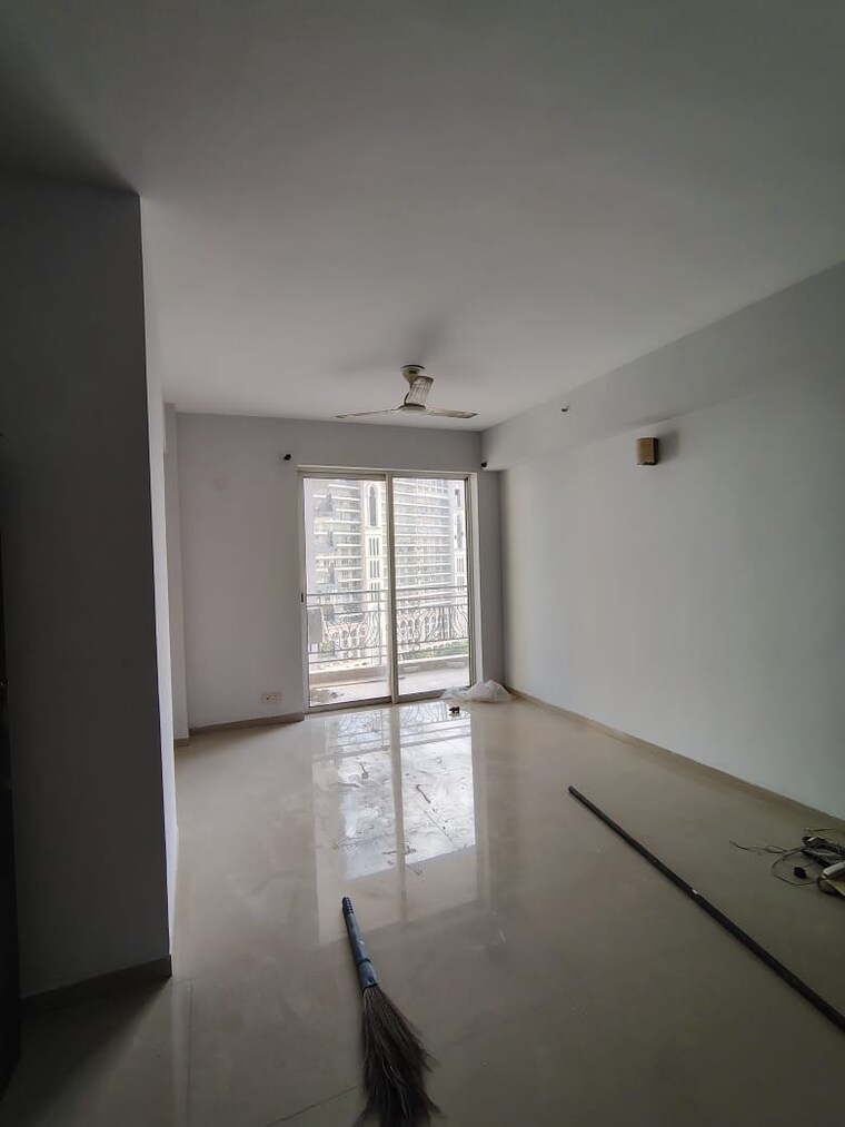 Room, dlf-new-town-heights-ii 3 Bedroom 1845 Sq.Ft. Apartment In Sector 86 Gurgaon 9483907