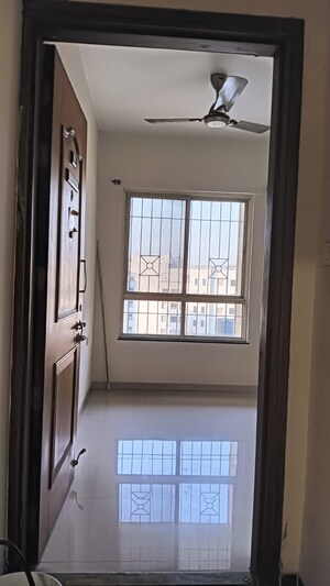 Room in 2 BHK Apartment at Nyati Equatorial II, Bavdhan – for Rent