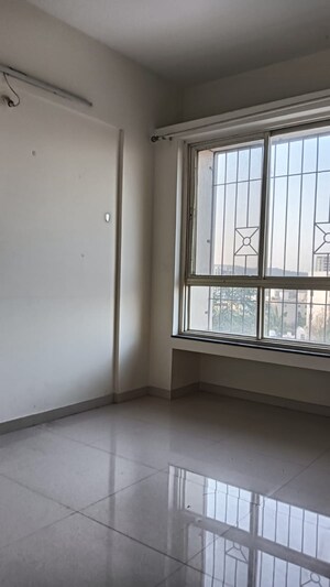 Room in 2 BHK Apartment at Nyati Equatorial II, Bavdhan – for Rent