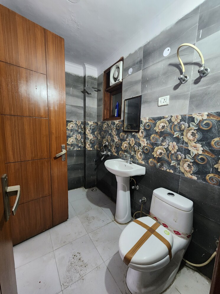 undefined, chattarpur 2 Bedroom 650 Sq.Ft. Builder Floor In Chattarpur Delhi 9484304