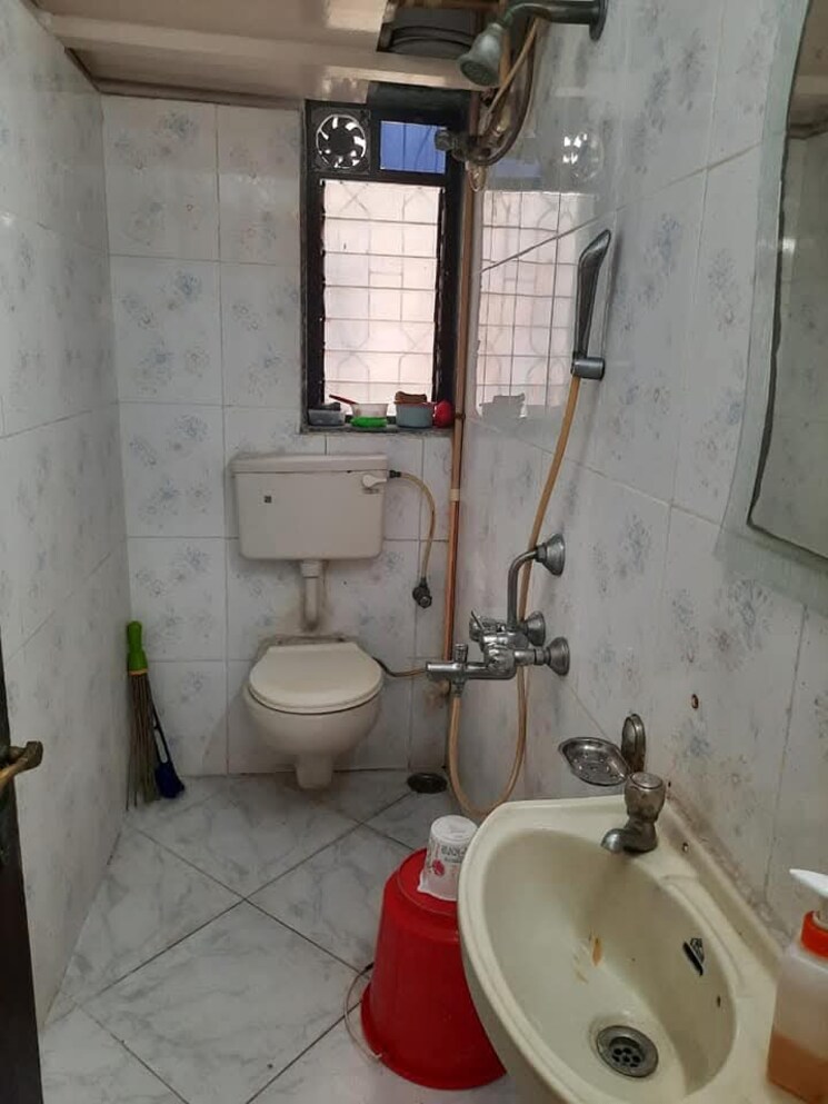 Attached Bathroom, krishna-regency-satacruz 1 Bedroom 550 Sq.Ft. Apartment In Santacruz East Mumbai 9484340
