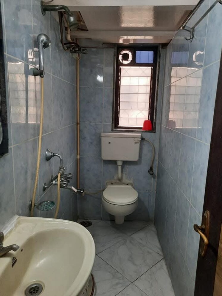Bathroom, krishna-regency-satacruz 1 Bedroom 550 Sq.Ft. Apartment In Santacruz East Mumbai 9484340