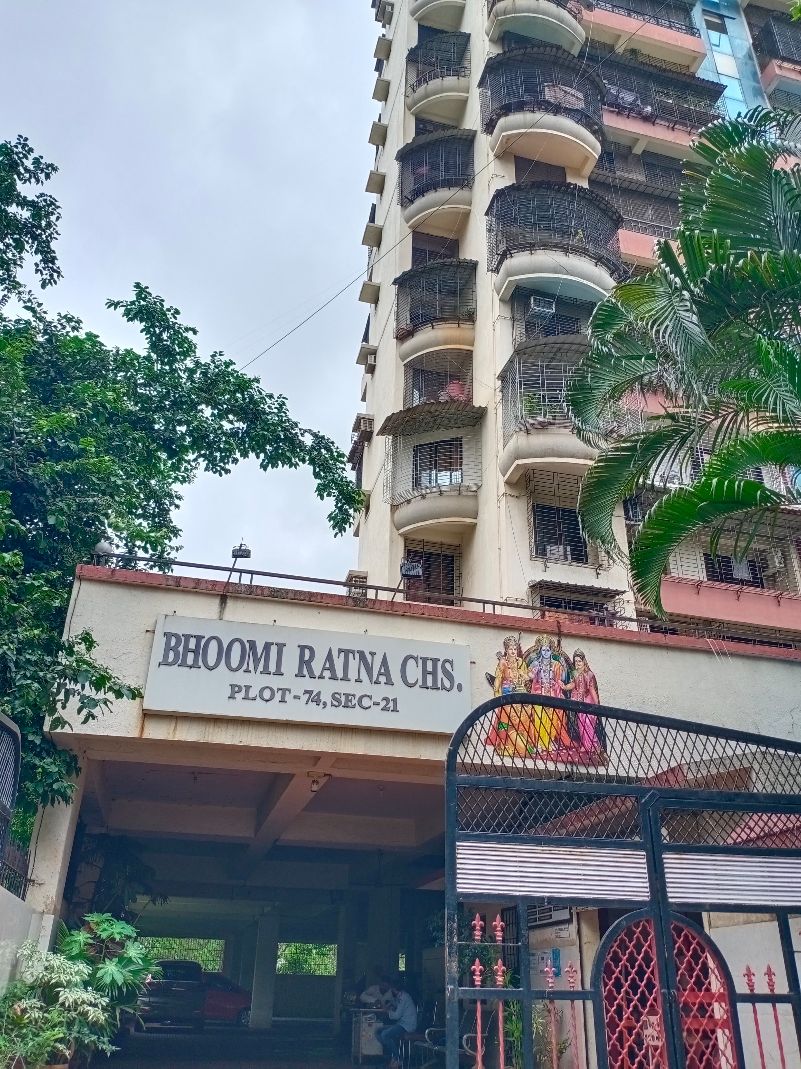 2.5 BHK + Extra Room 1300 Sq.Ft. Apartment in Bhoomi Ratna