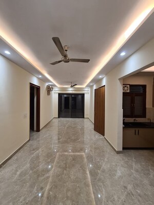 Room in 1 BHK Builder Floor at Sector 4 – for Rent