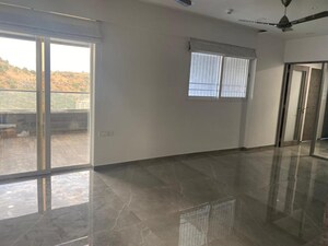Room in 3 BHK Apartment at Hinjewadi – for Sale