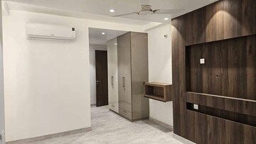 Room in 2 BHK Builder Floor at Sector 4 – for Rent