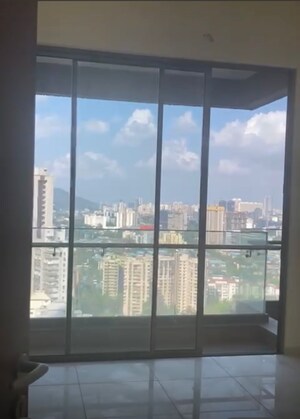 Room in 2 BHK Apartment at The Prestige City, Mulund West – for Rent