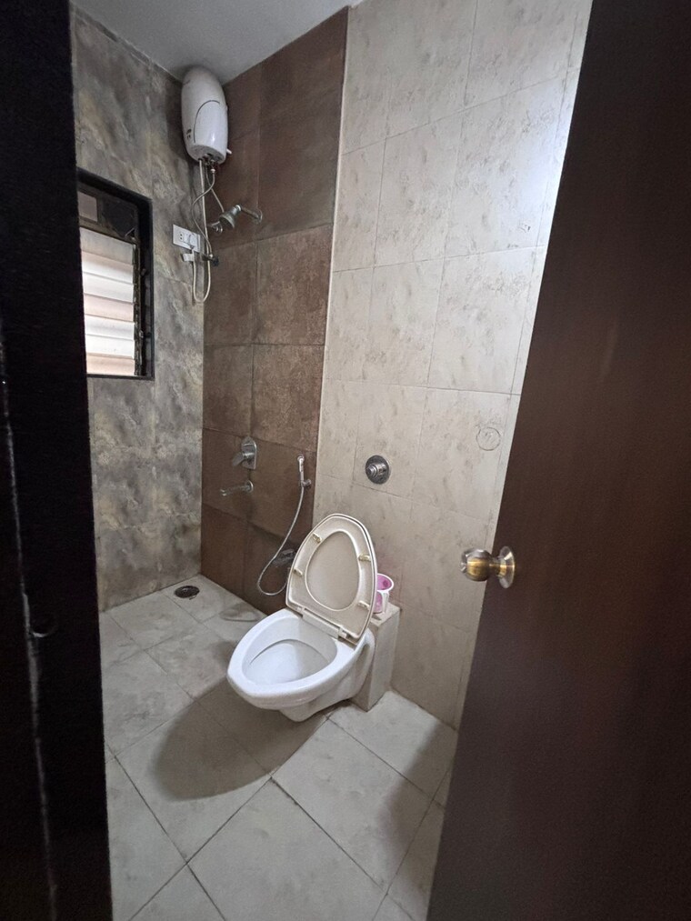 Bathroom, galaxy-carina 3 Bedroom 1475 Sq.Ft. Apartment In Kharghar Navi Mumbai 9484387