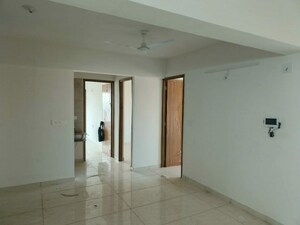 Room in 3 BHK Apartment at Chandkheda – for Rent