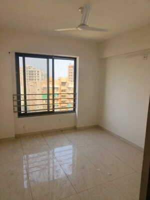Room in 3 BHK Apartment at Chandkheda – for Rent