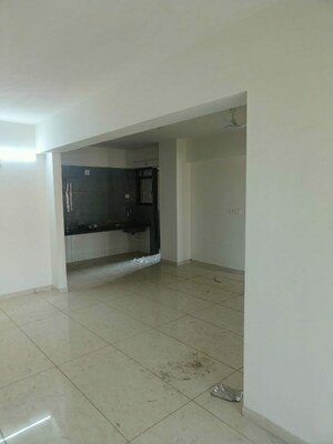 Room in 3 BHK Apartment at Chandkheda – for Rent