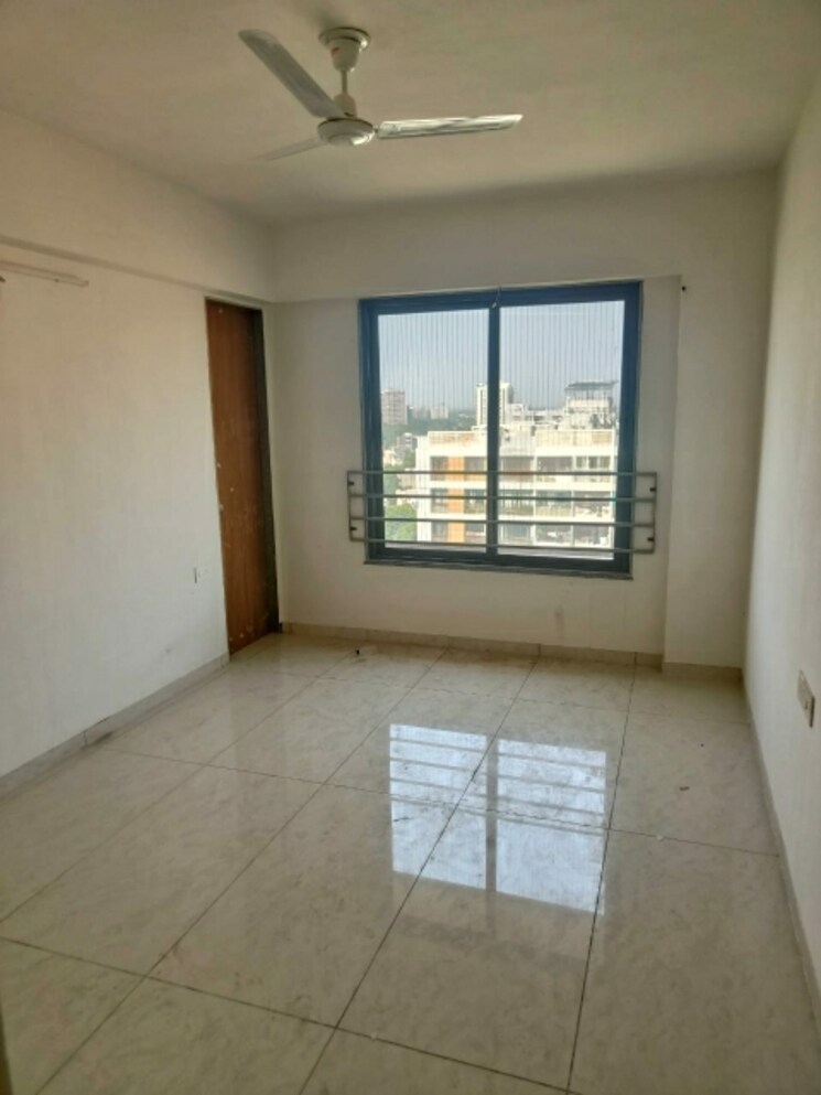 Room, chandkheda 3 Bedroom 2000 Sq.Ft. Apartment In Chandkheda Ahmedabad 9484434