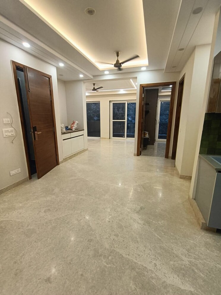 Room, sector 4 2.5 Bedroom 1356 Sq.Ft. Builder Floor In Sector 4 Gurgaon 9484483