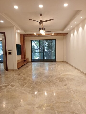 Room in 2.5 BHK Builder Floor at Sector 4 – for Rent