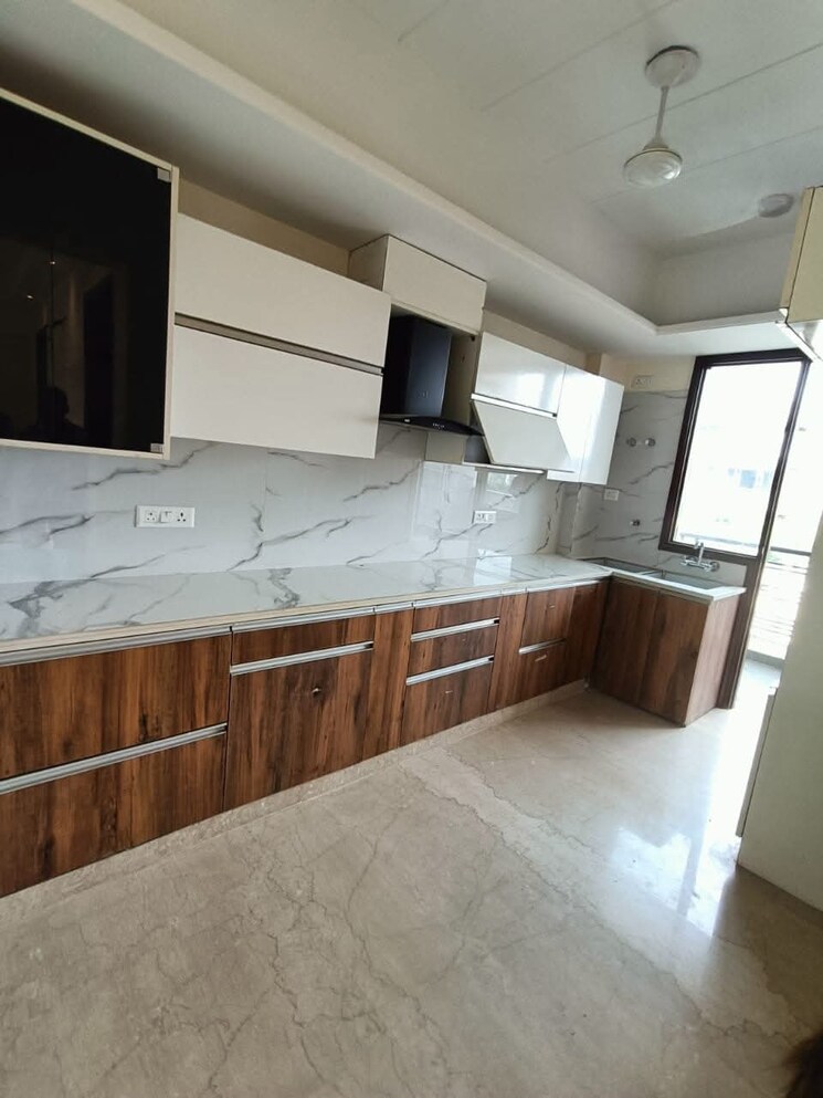 Kitchen, sector 4 2.5 Bedroom 1356 Sq.Ft. Builder Floor In Sector 4 Gurgaon 9484483