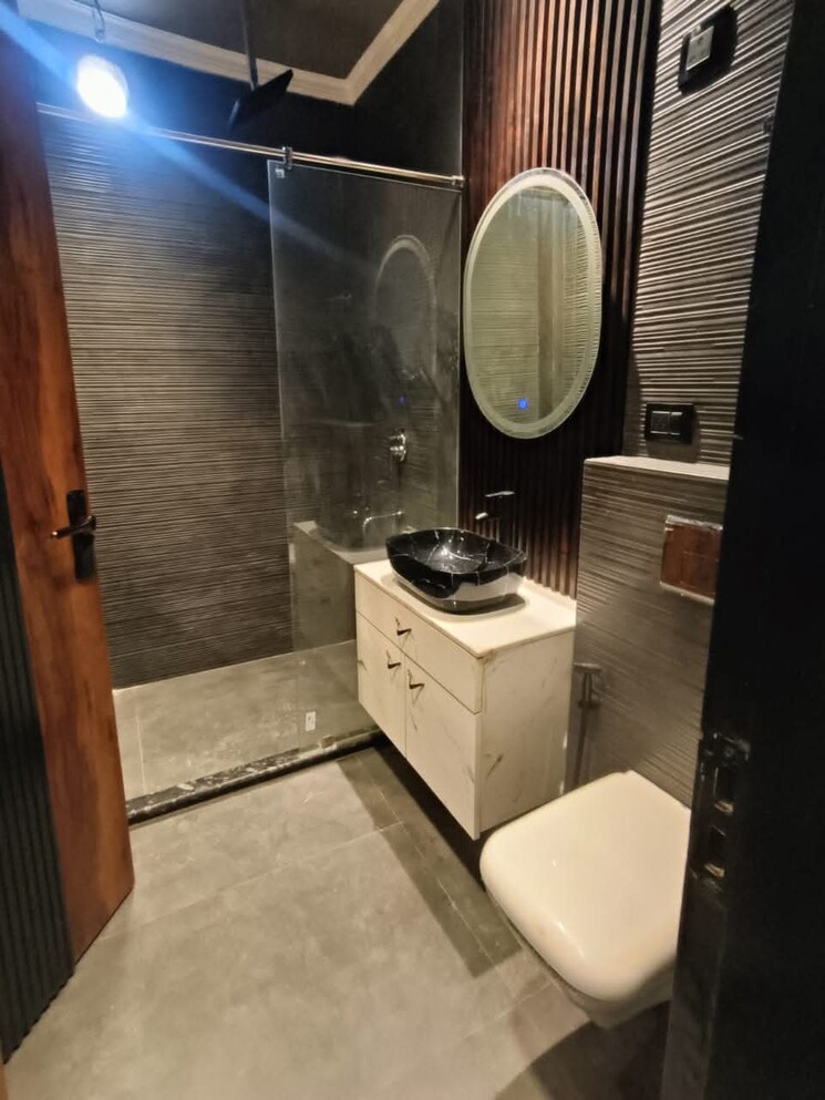 Bathroom, sector 4 2.5 Bedroom 1356 Sq.Ft. Builder Floor In Sector 4 Gurgaon 9484483